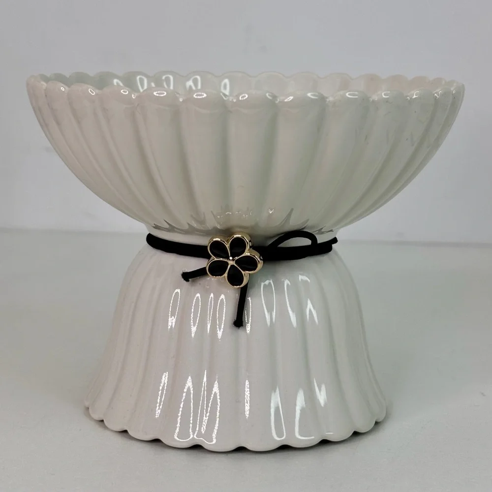 Dexypaws: Elevated Ceramic Bowl For Cats - White & Black Flower 8.45oz Capacity